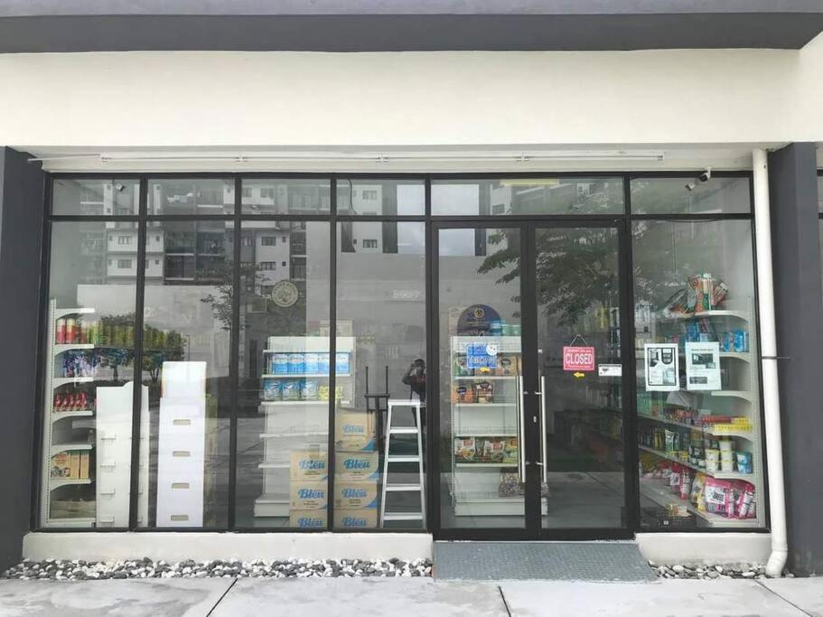 Ss Condostay Residensi Lili, Nilai Nearby Klia, Usim - Infinity Pool, Wifi, Smart Tv Экстерьер фото