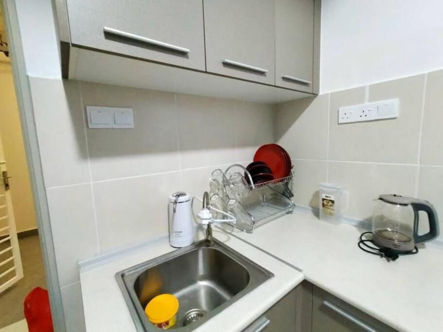 Ss Condostay Residensi Lili, Nilai Nearby Klia, Usim - Infinity Pool, Wifi, Smart Tv Экстерьер фото